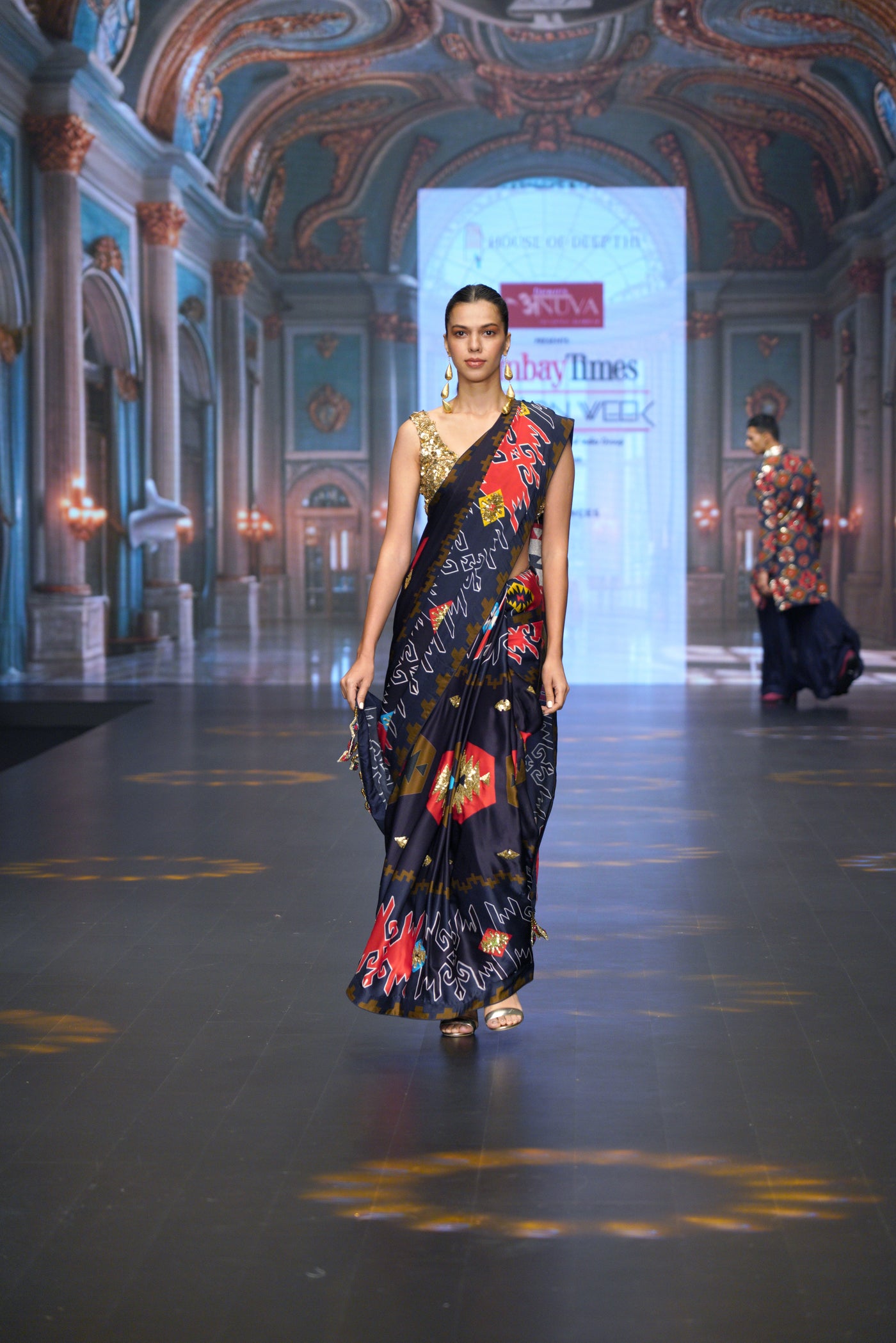 Bold Kilim Silk Saree Set