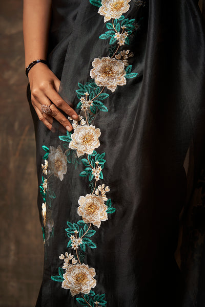 Lilya Embroidered Saree